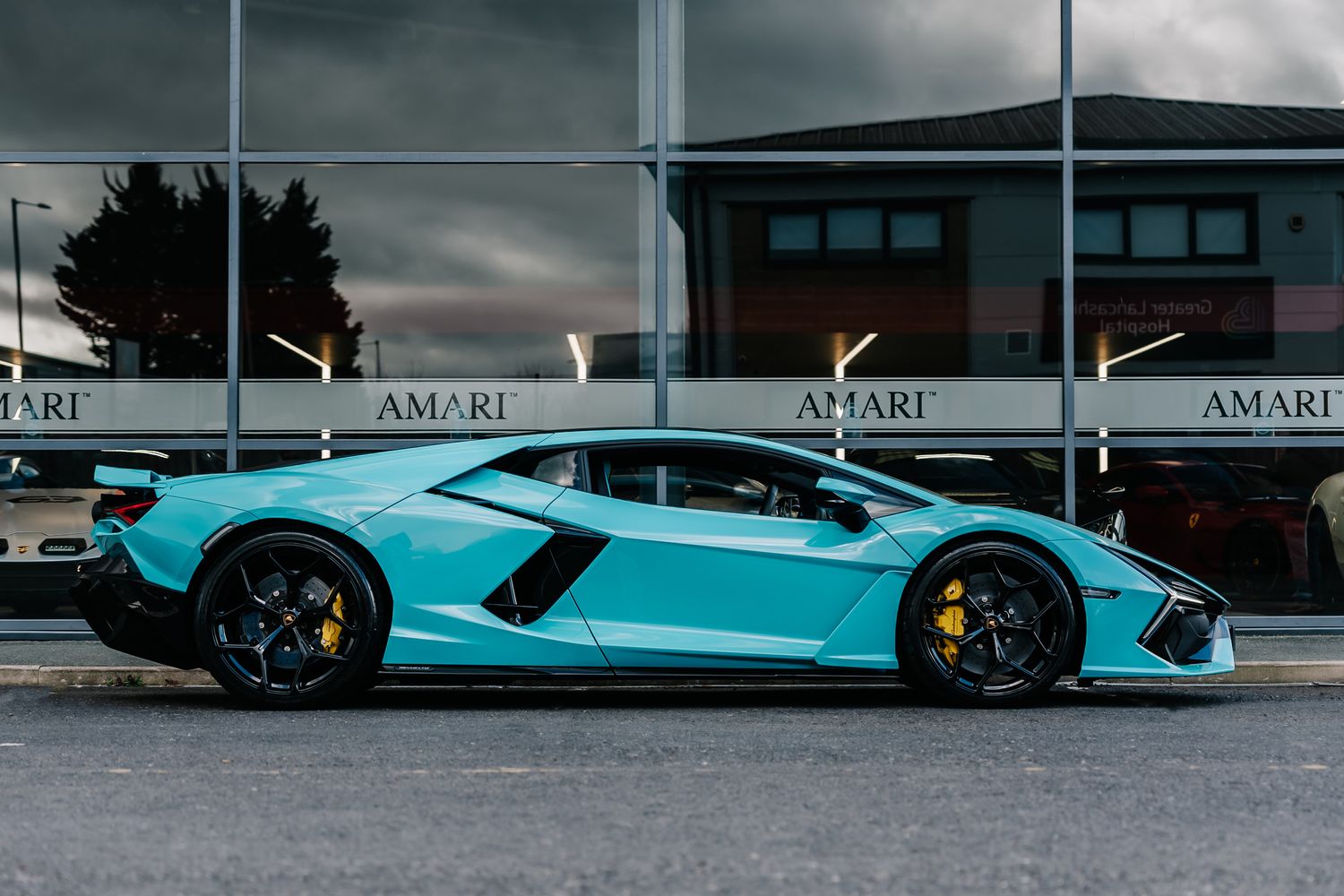 Lamborghini Revuelto