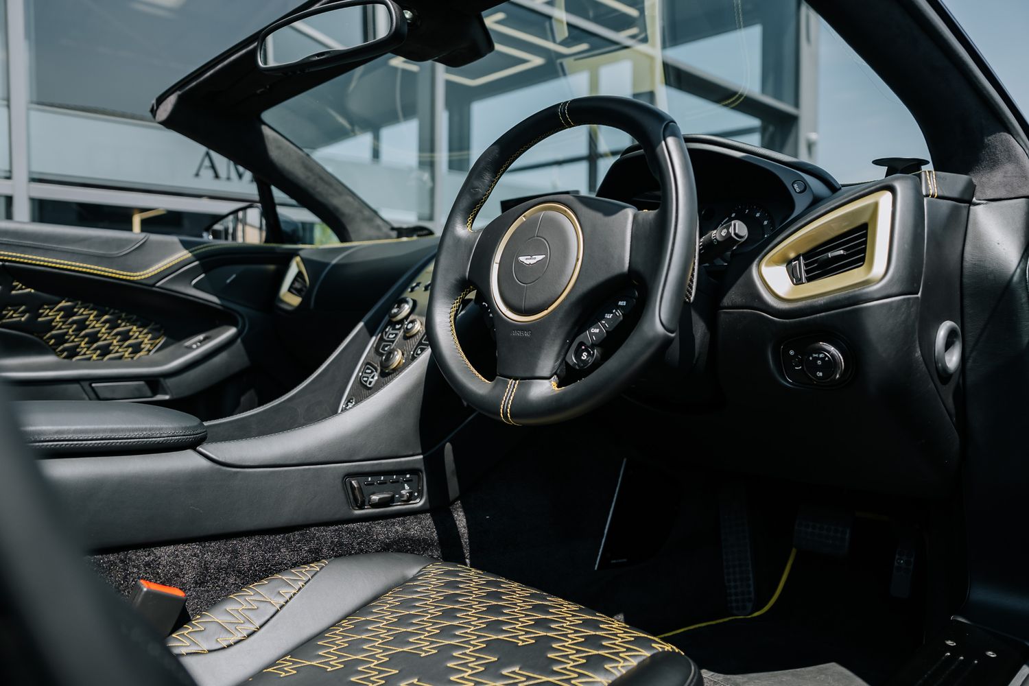 Aston Martin Vanquish Zagato Volante