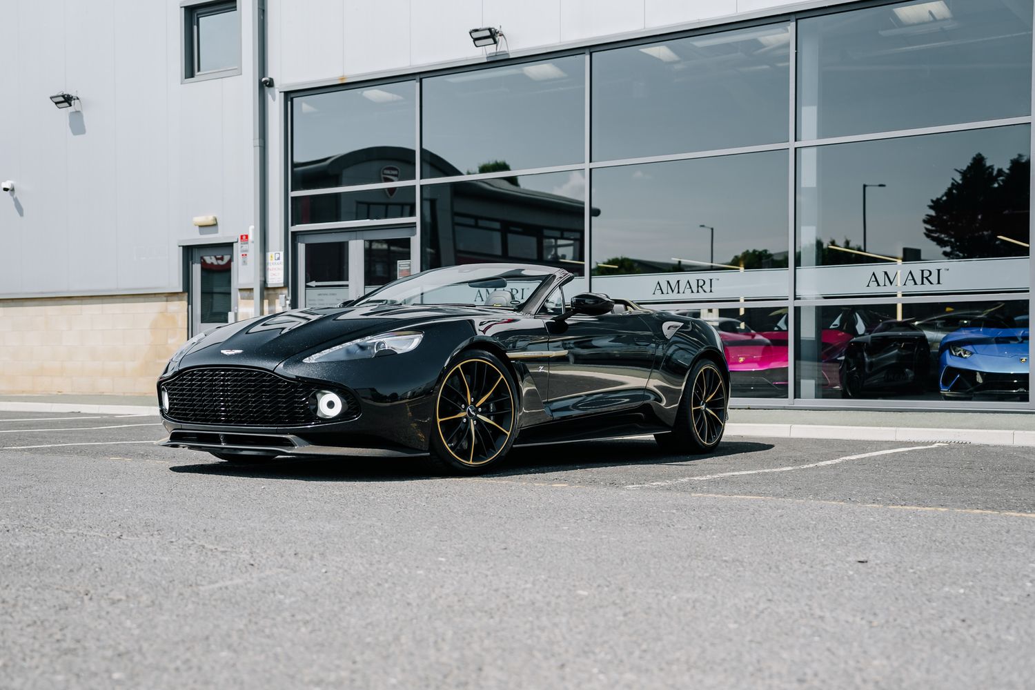 Aston Martin Vanquish Zagato Volante