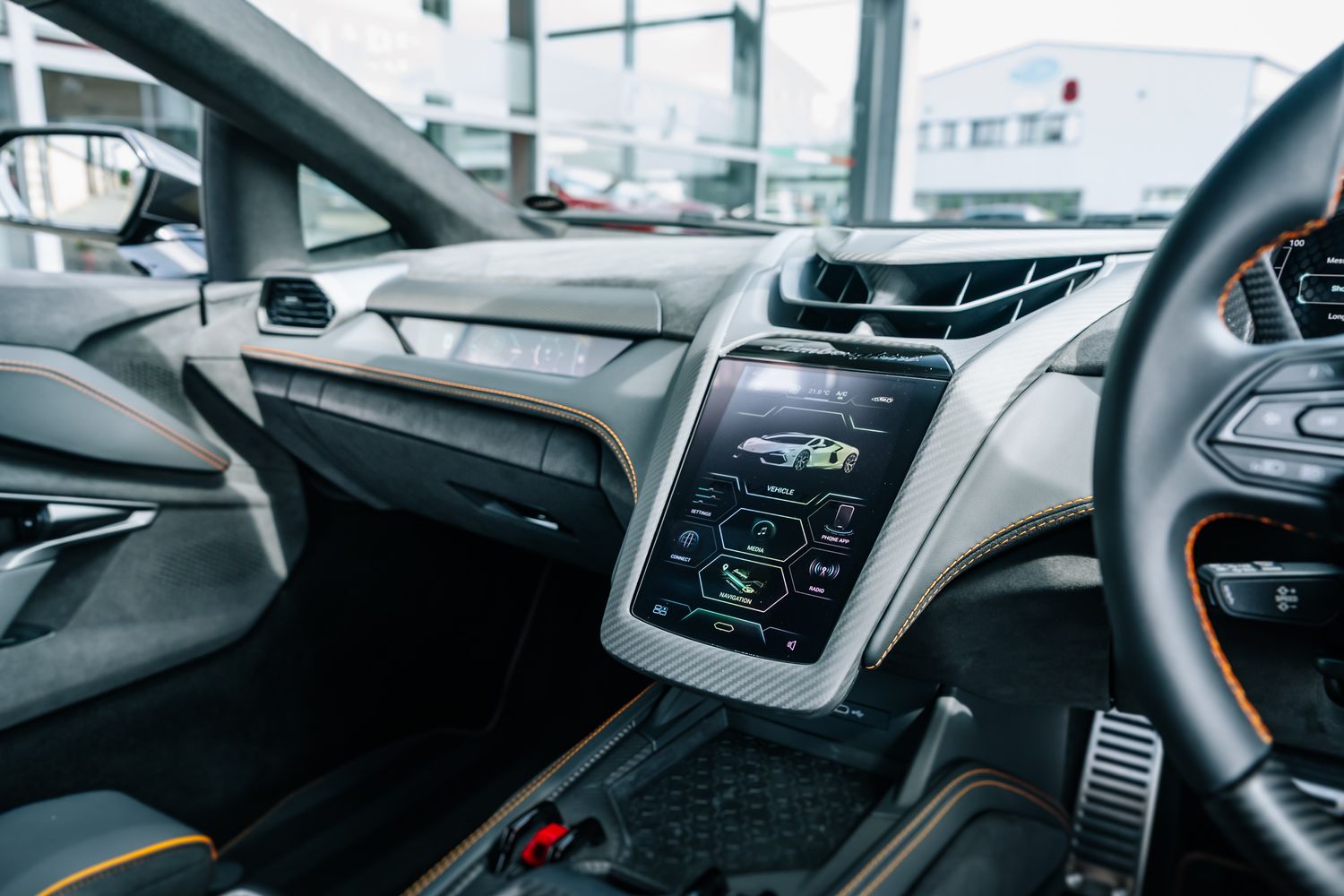 Lamborghini Revuelto