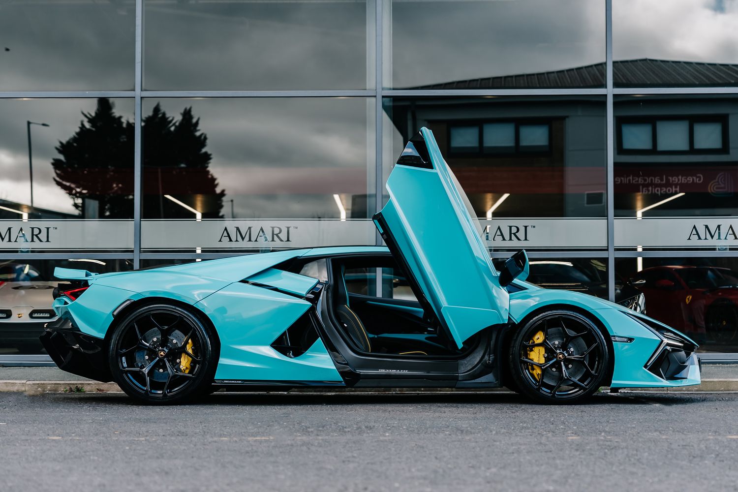 Lamborghini Revuelto