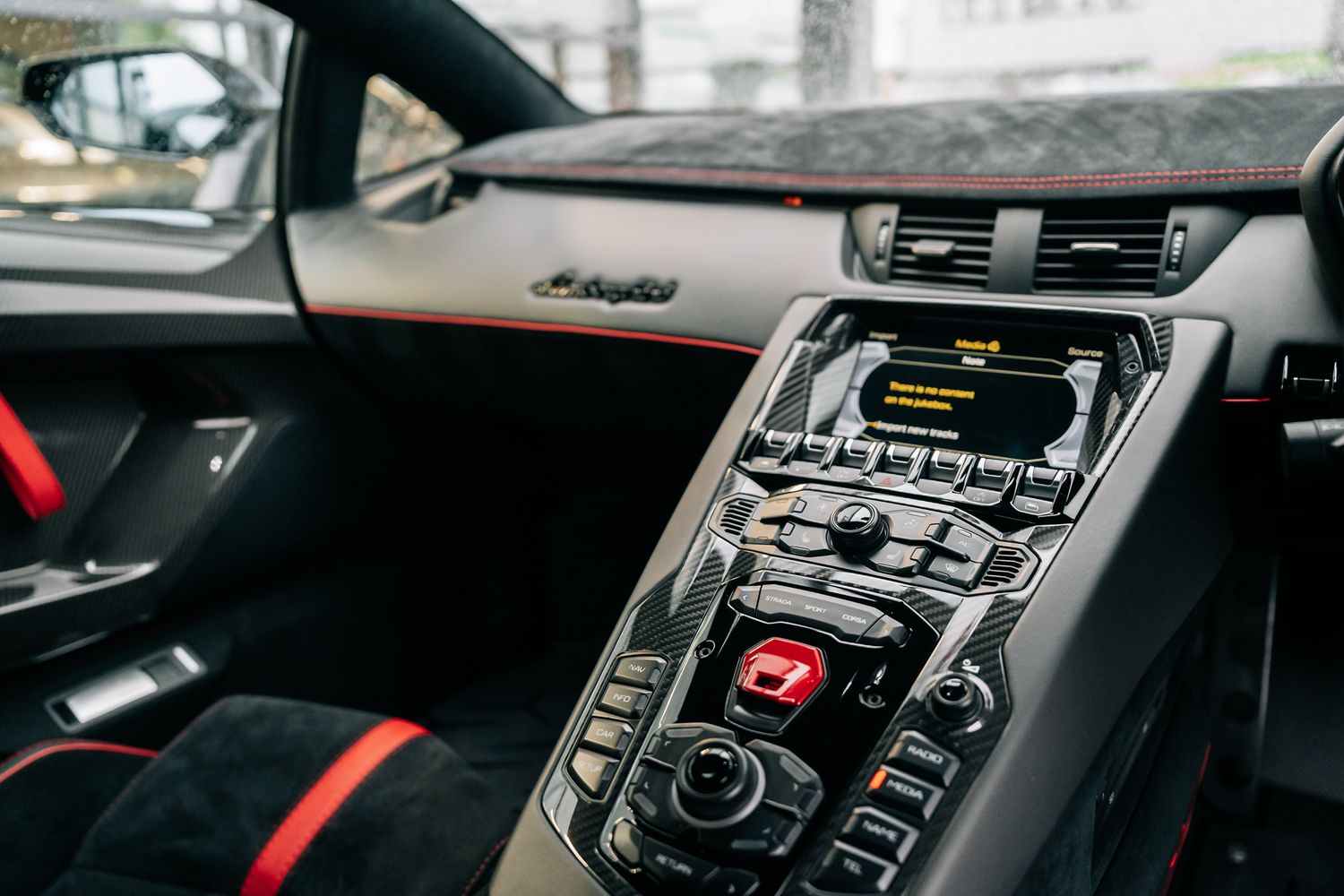 Lamborghini Aventador SV Roadster LP 750-4