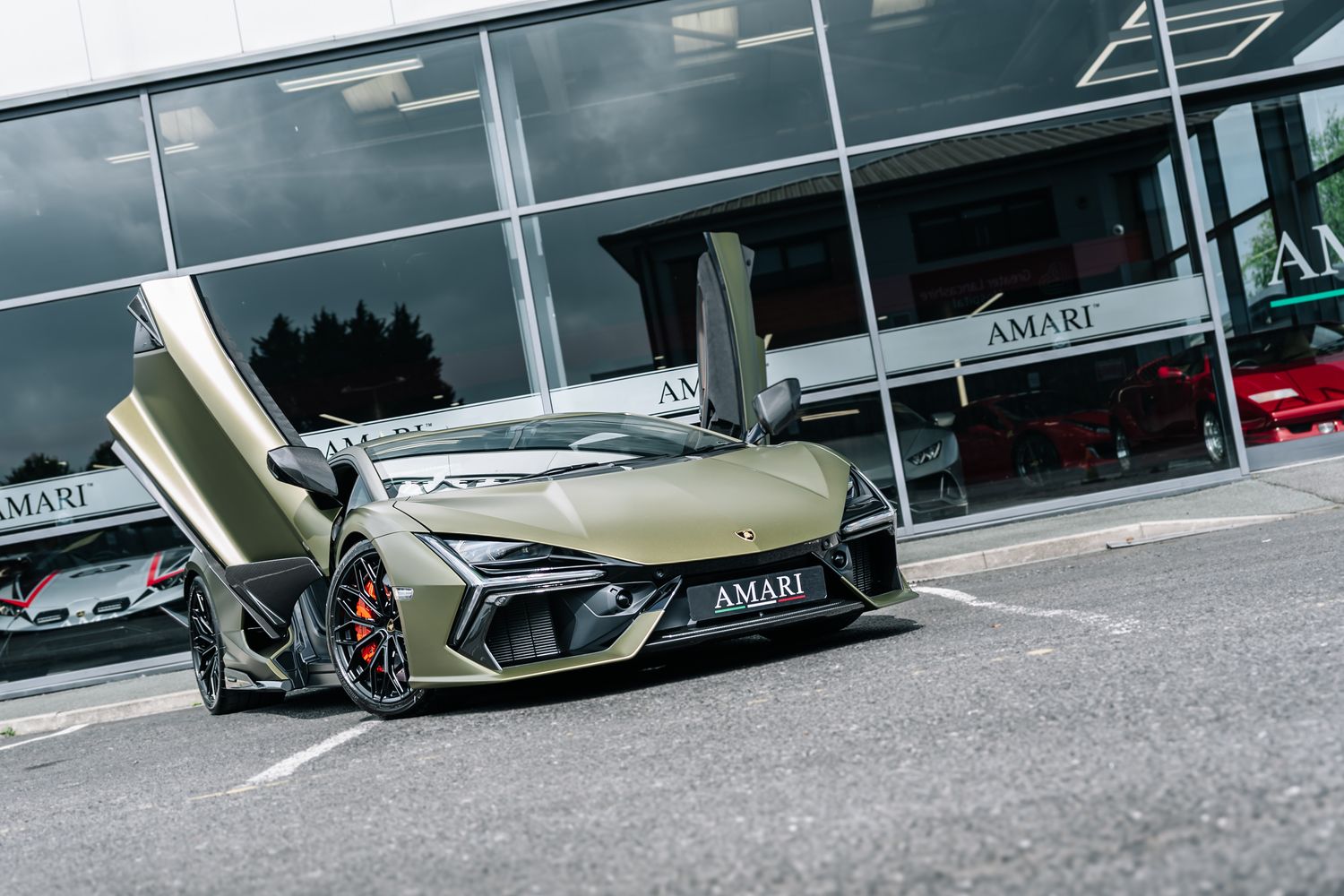 Lamborghini Revuelto